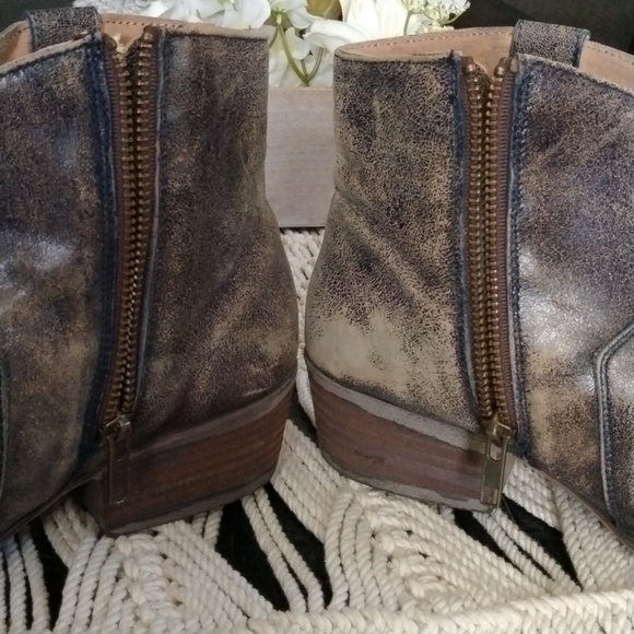 CIRCLE G COWGIRL ANKLE BOOTS - Picture 3 of 8